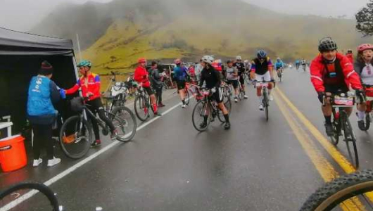 Vía Manizales-Bogotá, cerrada este domingo por carrera ciclística: conozca rutas alternas