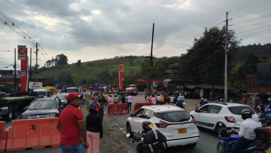 Paro camionero en Manizales: hay bloqueo intermitente en Maltería, se extendería al martes