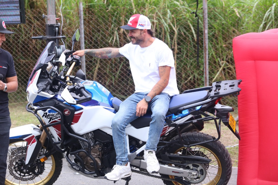 "La moto no es muerte": afirma Tatán Mejía en la Semana de la Movilidad en Manizales