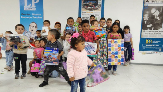 Empleados de LA PATRIA les entregaron alegría a los niños del barrio El Jazmín (Manizales)