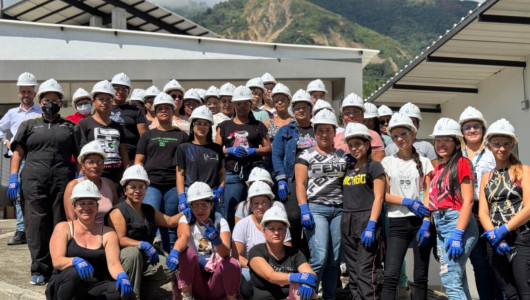 32 mujeres marmateñas se formaron en construcción  tras alianza de Camacol Caldas y Aris Mining
