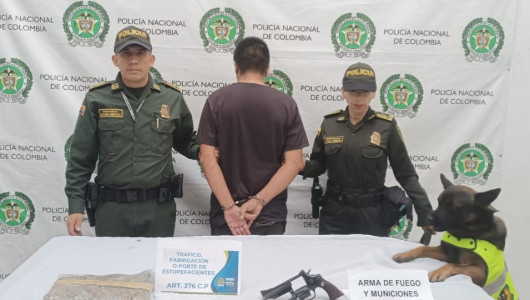 Salió de Medellín a municipio de Caldas con arma y droga, pero un perro le dañó el viaje