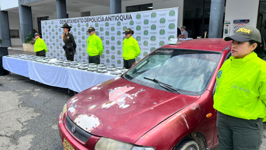 Encuentran droga encaletada en un carro: pertenecía al Clan del Golfo e iba para Europa