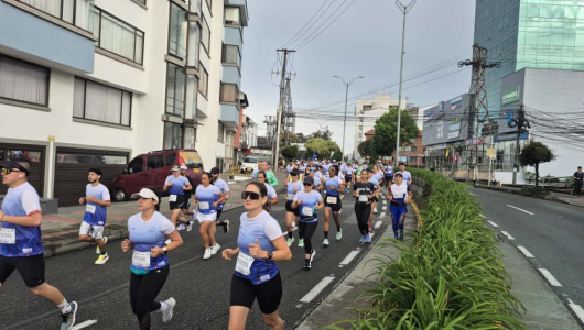 En imágenes: 1.500 personas corren con el alma por la avenida Santander de Manizales