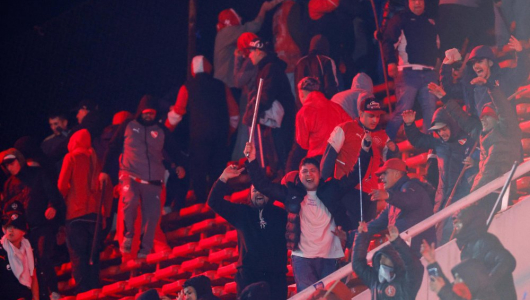 Conmebol sanciona a Independiente: eliminado de la Sudamericana por hechos violentos en los octavos de final