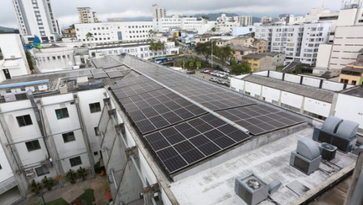 Manizales: Hospital de Caldas instala 264 paneles solares en su techo, la inversión es de $580 millones
