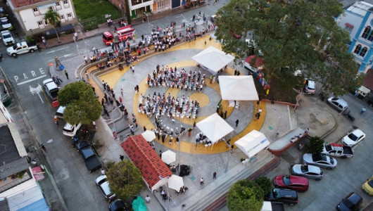 Eje Cafetero: un municipio famoso por sus bellos paisajes y miradores estrenó Plaza de Bolívar