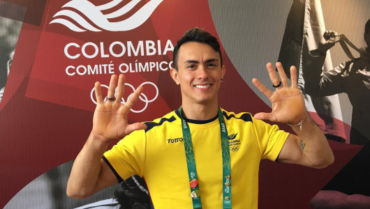 Gimnasta olímpico Jossimar Calvo es herido en atentado que mató a dos policías en Colombia