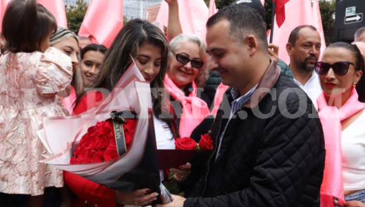 Un regalo podría poner en aprietos a un alcalde de Caldas, sorprendió a novia antes de inscripción a la Cámara