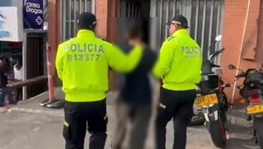 Hallaron dos kilos de marihuana dentro de un taxi, en Manizales