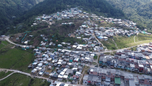 Ordenan estudio de riesgo y agua potable para 600 familias que viven en asentamientos irregulares de Manizales