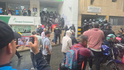 Manizales: repartidores bloquean vías y tuvieron confrontación con la Policía, se cayó negociación con Rappi