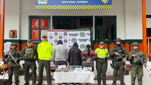 Tres capturados con arma de fuego y estupefacientes en ciudad del Eje Cafetero