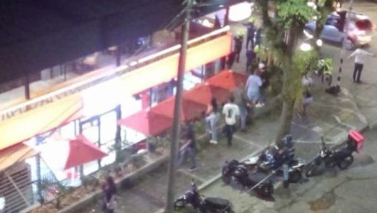 Balacera dentro de multinacional en Pereira: sicarios ingresaron a tienda y le dispararon a un hombre