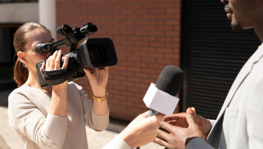 Al menos 469 agresiones fueron cometidas contra 305 periodistas en Colombia en 2025