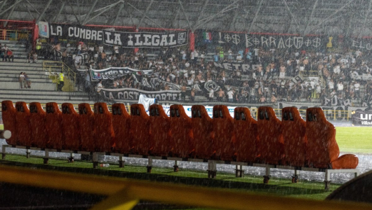 Once Caldas gana parcialmente en su visita a Llaneros, aplazan el partido para el lunes por tormenta eléctrica