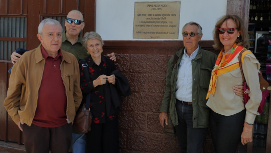 En pueblo patrimonio de Caldas develan placa para recordar a un médico y escritor destacado de la región 