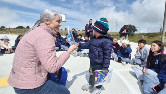 A este colegio de Manizales lo consienten con kits escolares, obras y más 