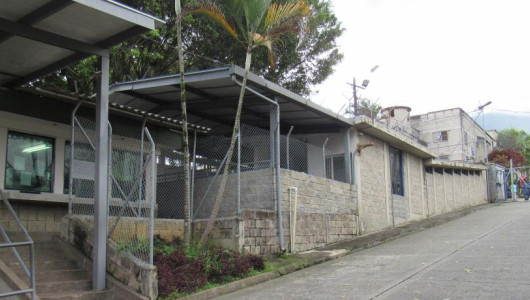 Escándalo por fiesta con presos: suspenden a 11 funcionarios de una cárcel, incautaron sustancias ilícitas