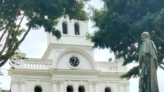 El reloj de esta iglesia del norte de Caldas tiene 136 años y sigue en funcionamiento