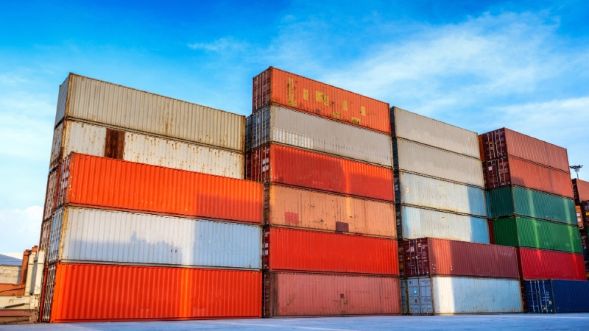 Gobierno colombiano estudia arancel del 40 % para importación de confecciones