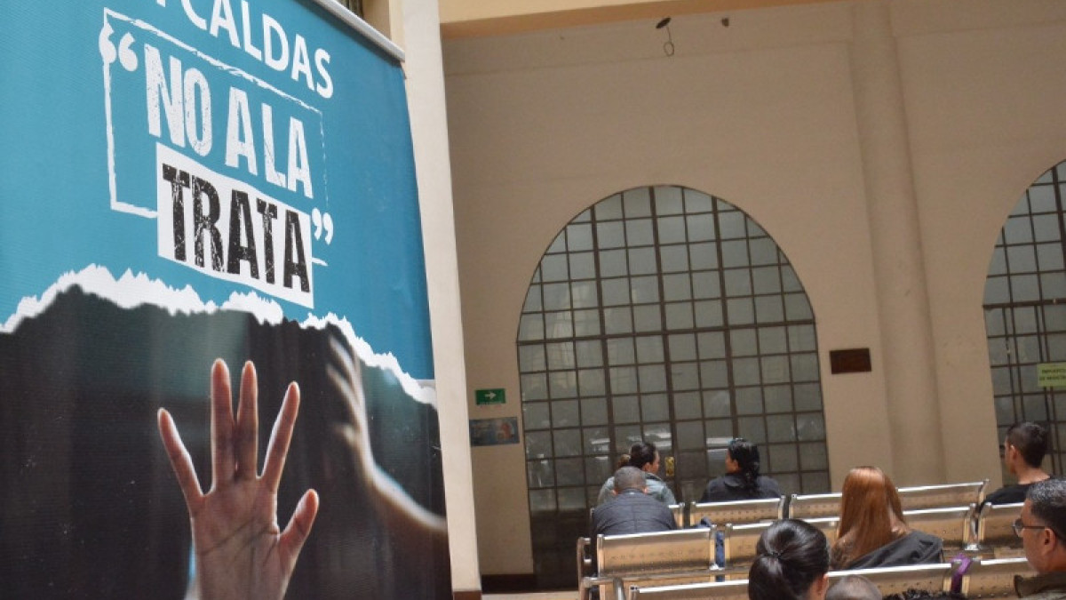 Las autoridades piden a los ciudadanos que verifiquen las ofertas laborales con entidades oficiales y así eviten caer en redes de trata de personas.