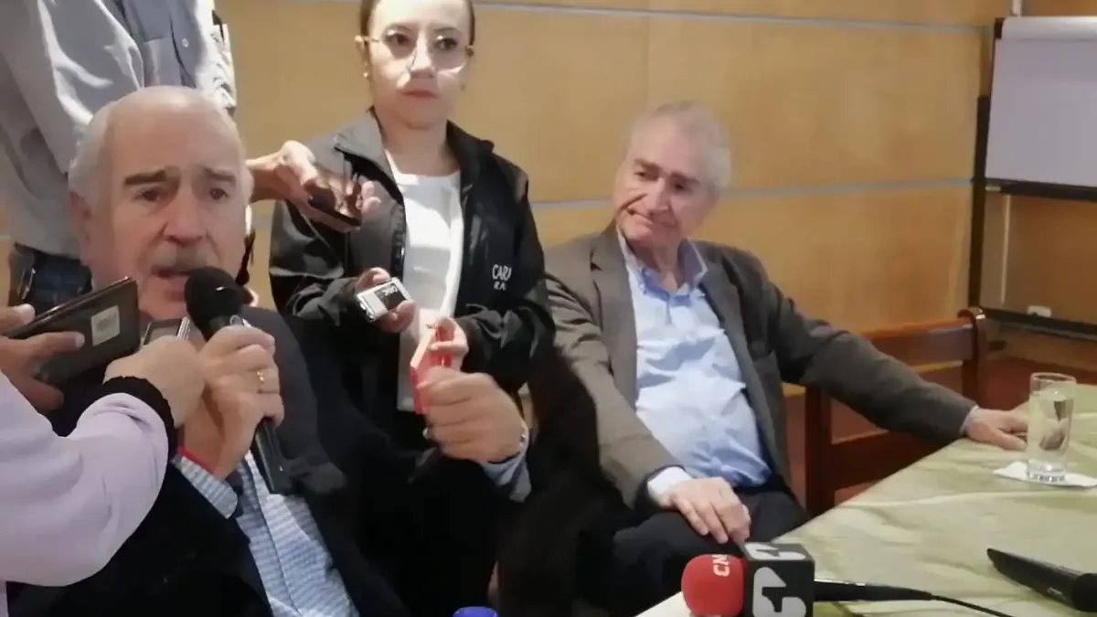 Andrés Pastrana acompañado del líder político caldense Ómar Yepes.