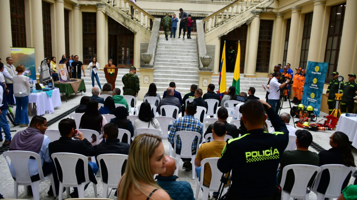 La presentación de este plan se realizó en la plazoleta de la Gobernación de Caldas. 