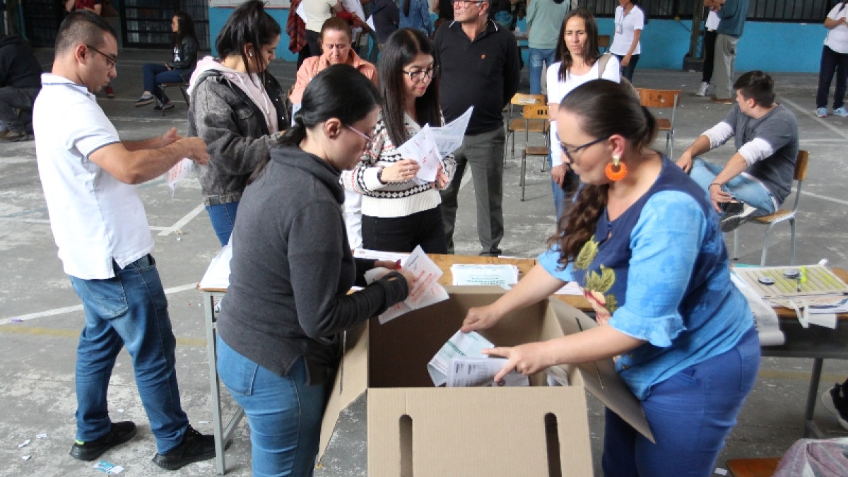 Los caldenses también eligieron concejales de sus municipios, diputados y ediles.