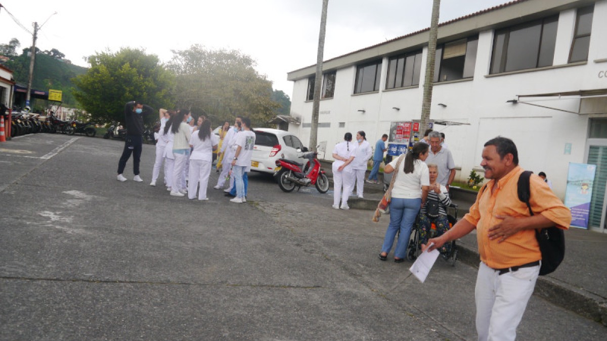 La situación del Hospital San Marcos es complicada. Ayer se conoció que están sin servicio de vigilancia desde el martes en las entradas oficiales de la entidad.