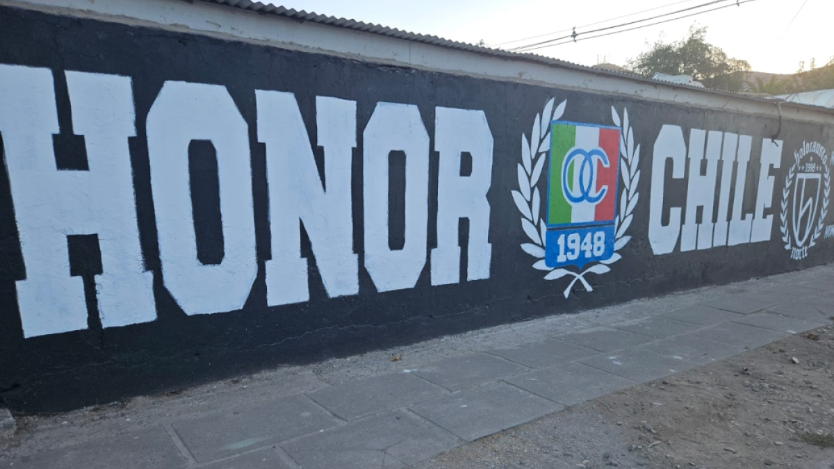 Honor Chile, el mural en la capital chilena, que homenajea al Once Caldas. Son 40 integrantes de la filial de Holocausto Norte en ese país.