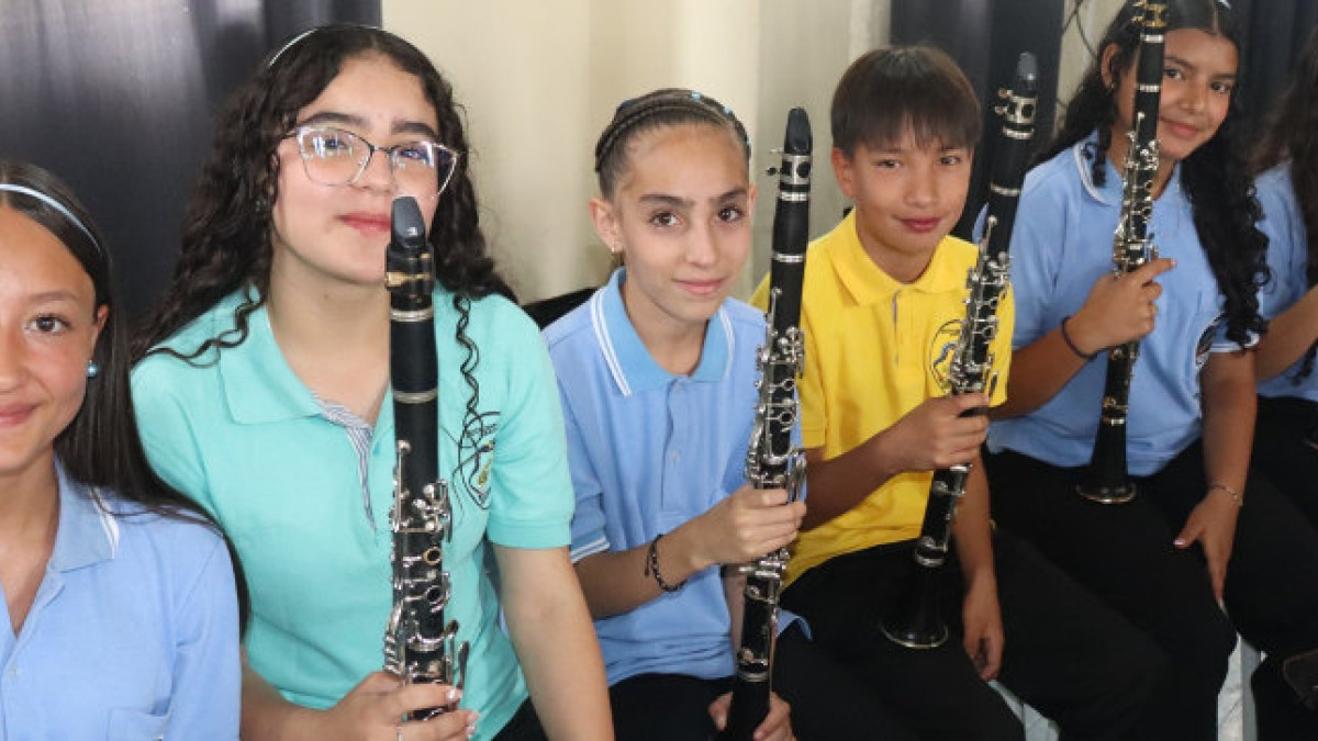 Este concurso reúne a músicos estudiantes de instituciones educativas que tengan 14 años.  