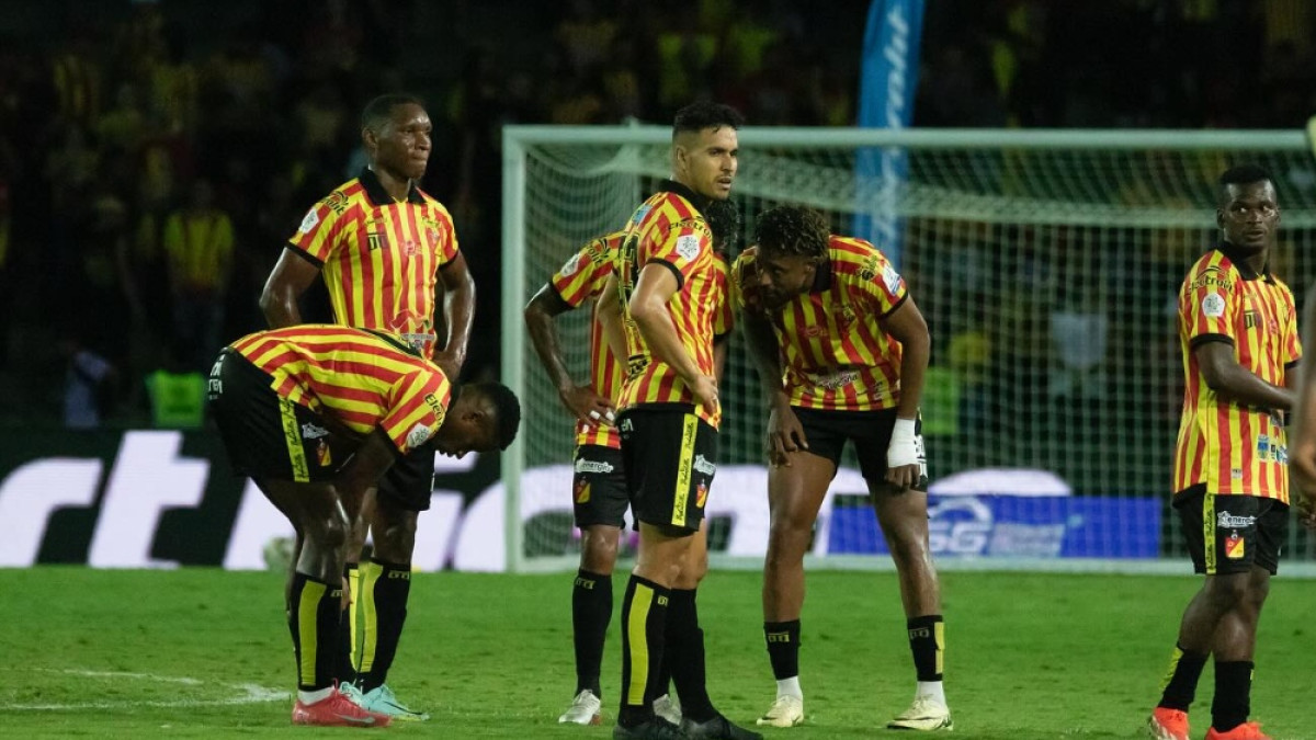 Deportivo Pereira perdió en la última jugada contra Atlético Bucaramanga en el Centenario de Armenia 