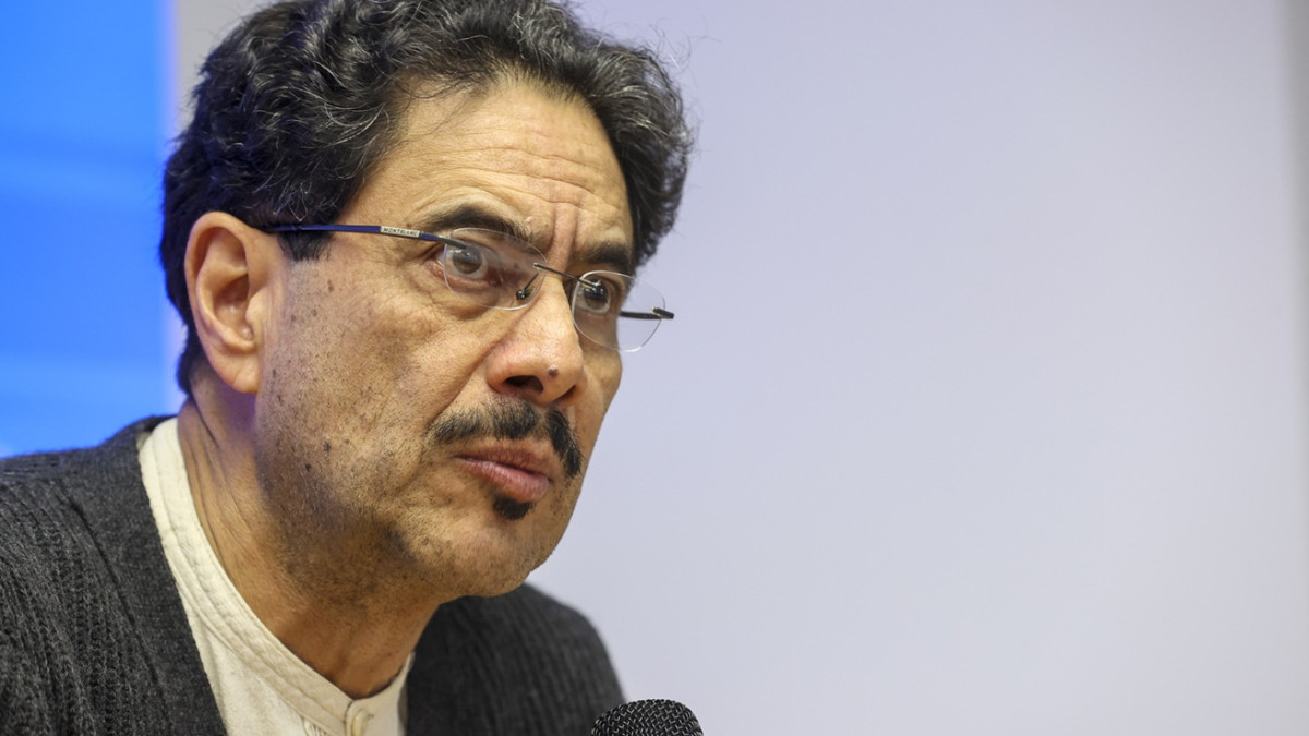 Foto | EFE | LA PATRIA  El senador colombiano de izquierda Iván Cepeda se mantiene adelante en la intención de voto para las elecciones presidenciales del próximo 31 de mayo.