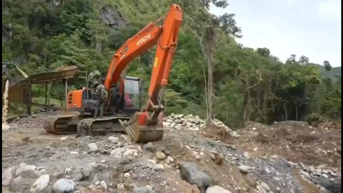 Durante el operativo, las autoridades lograron la intervención e inutilización de siete (7) excavadoras, tres (3) motores industriales, una (1) draga, una (1) planta eléctrica y una (1) motobomba