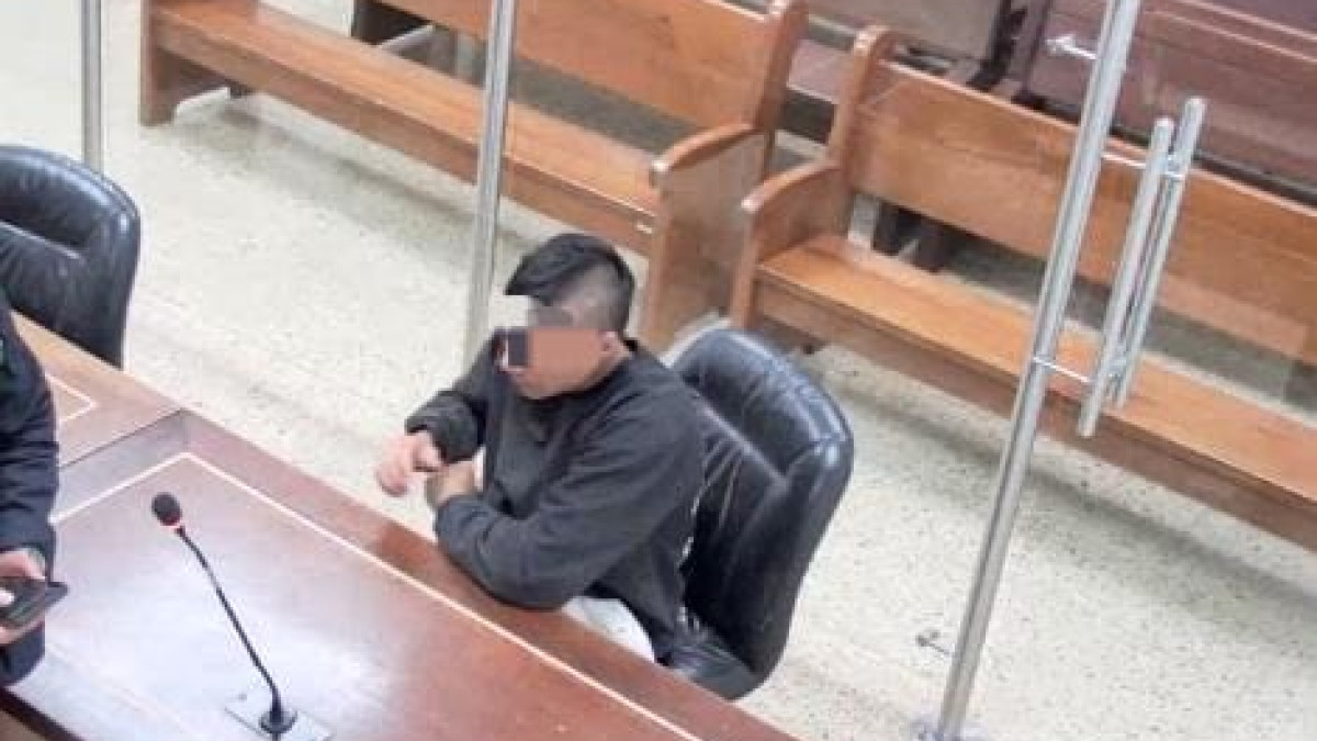 Durante la diligencia, la afectada pidió no mandarlo a la cárcel, solo que le ordenaran un alejamiento, pero en entrevista antes había narrado que no era la primera vez que la atacaba. ​​​​​​​