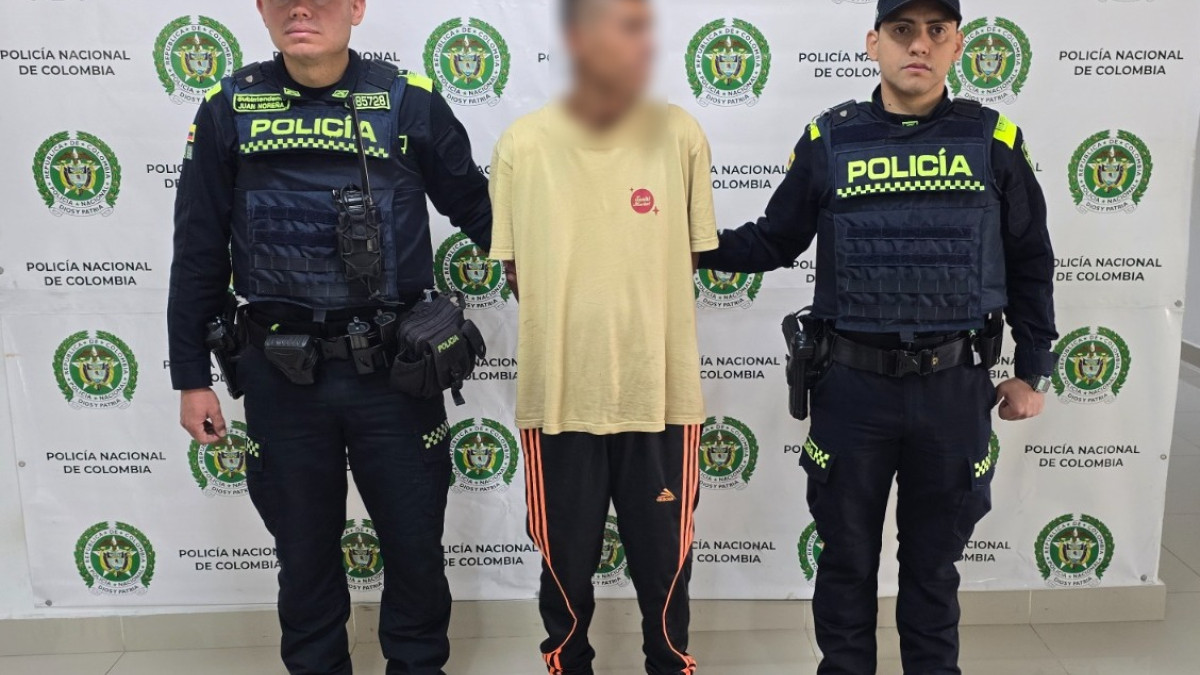 La Policía detuvo al sujeto en medio de requisas y verificación de antecedentes en el Centro de Manizales.