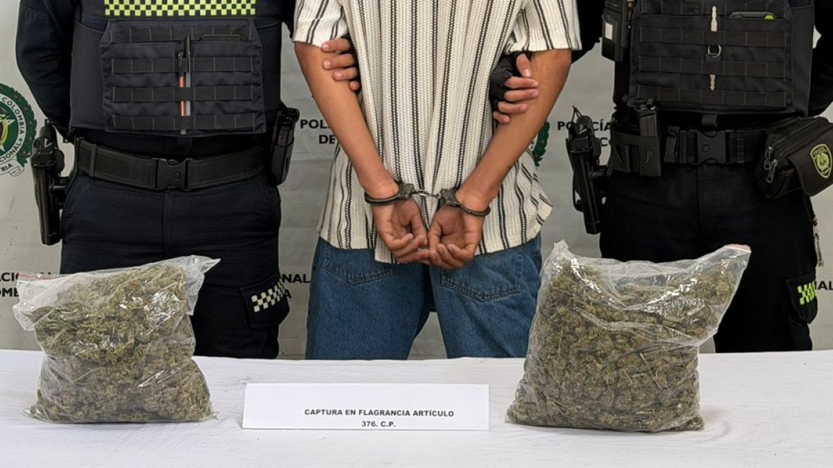 El capturado aseguró que tenía ropa, pero se trataba de marihuana.