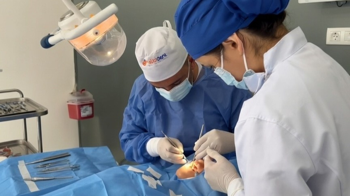 Cada procedimiento, desde la odontología general hasta la alta complejidad, se realiza bajo protocolos que priorizan al paciente con sus particularidades.