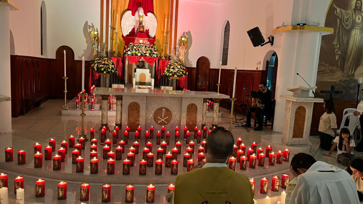 Hora Santa en la parroquia Nuestra Señora del Rosario de Chipre, Manizales.