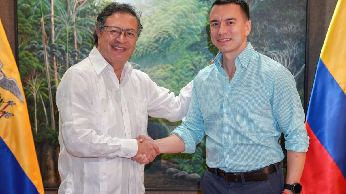 "Nuestra embajadora debe venir": Petro ordena volver de inmediato a embajadora colombiana en Ecuador