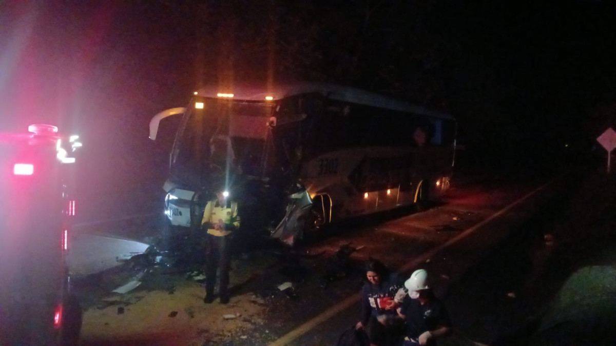 Fotos | Cortesía|LA PATRIA  Un conductor falleció en este lamentable accidente ocurrido en vías de Cundinamarca.