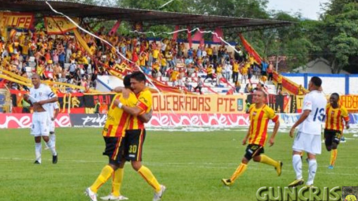 Al igual que en 2011 Deportivo Pereira se enfrenta ante su clásico rival, Once Caldas, con una racha sin victorias. El partido se jugará en Casanare a las 3:30 p.m.