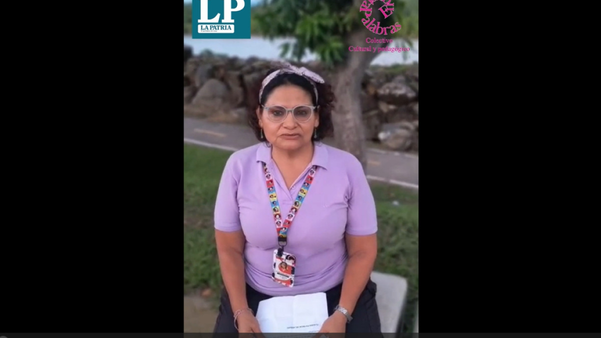 Claudia Patricia Velázquez lee su poesía y habla de su trabajo social desde La Dorada (Caldas).  