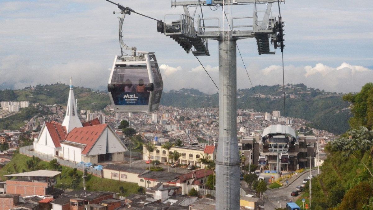 Línea 3 del cable aéreo de Manizales a su paso por Fátima. Este Jueves Santo reanuda su operación luego de estar en obras de mantenimiento.