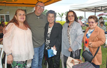 Gloria De Los Ríos, Gildardo Alzate, Herenia Alzate, María Teresa Gómez y Cecilia Inés Alzate.