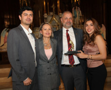 Diego Angelillis junto a su esposa Marleny y sus hijos Alejandro y Maria José.