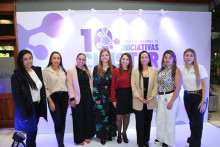 Laura Obando, Paola Ardila, Ángela López, Olga Idárraga, Natalia Aguirre, Diana Patiño, Martha Serna y Adriana Sánchez.