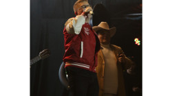 También llovieron emociones y sorpresas en la fiesta popular en la Plaza de Bolívar