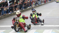 A Isis y a Jerónimo, ambos de Manizales, la velocidad les corre por las venas: lo demuestran en carritos de balineras